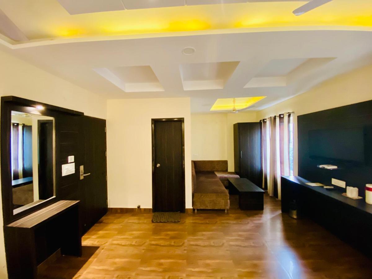 Hotel Kabir Residency アムリトサル エクステリア 写真